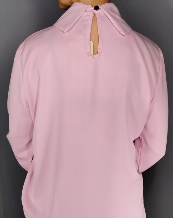Blusa Italiana con Lazo y Pedrería – Elegancia Ligera