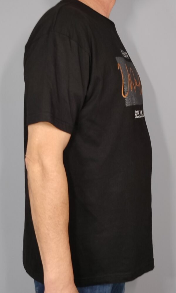 Camiseta Never – Comodidad y Estilo con Sello Nacional