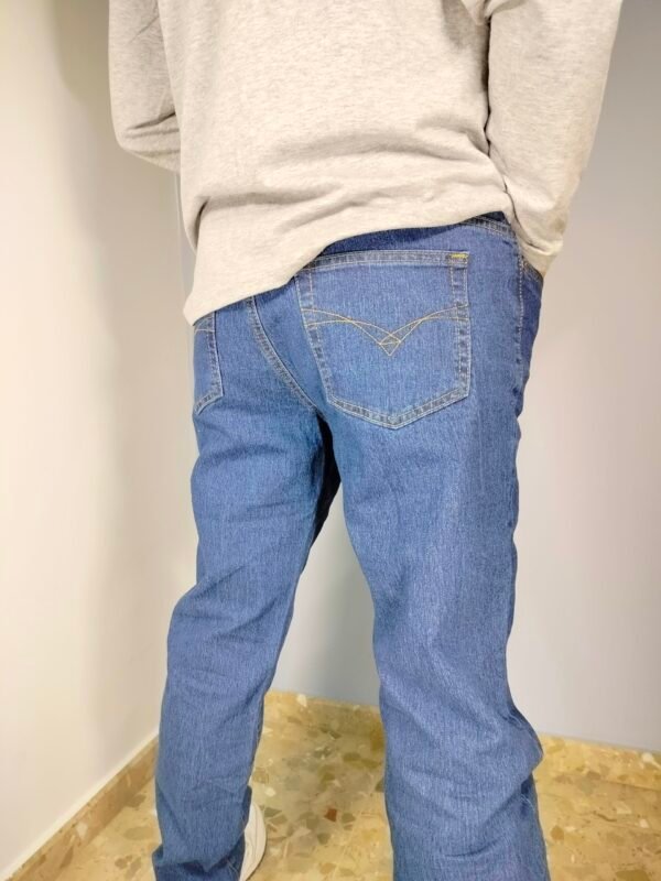 Jeans Clásicos 5 Bolsillos – El Vaquero que Nunca Falla