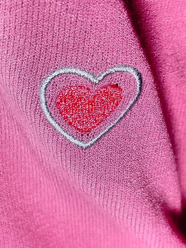 Blusa Manga Larga Corazones – Comodidad y Estilo con un Toque de Amor