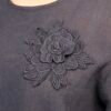 Blusa Botones Espalda: Elegancia Natural con un Toque Especial