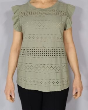 Blusa Perforada de Algodón Sin Mangas – Frescura y Comodidad en Cada Puntada