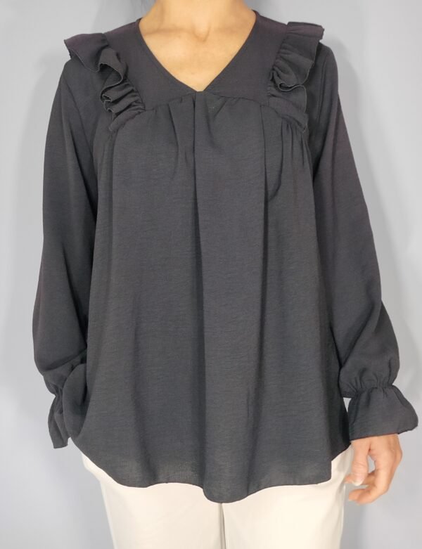 blusa-volantes-813-001 Blusa con Volantes – Ligera, Elegante y con un Toque Sofisticado