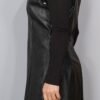 Vestido de Polipiel y Suéter de Viscosa: Dúo Perfecto para Estilo y Versatilidad