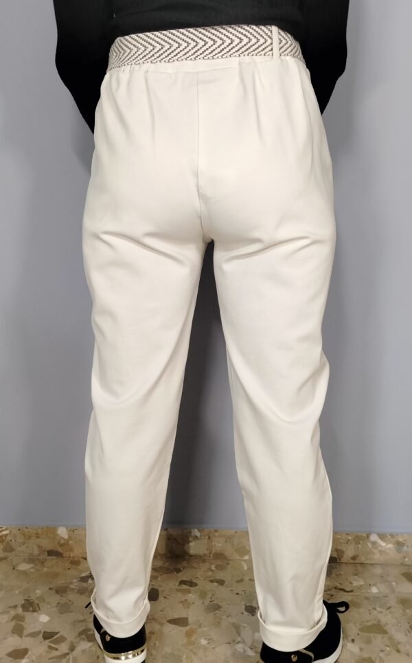Pantalón de Viscosa con Bolsillos – Comodidad con un Toque de Elegancia