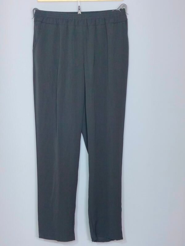 Pantalón con Goma – Bolsillos & Caída Suelta