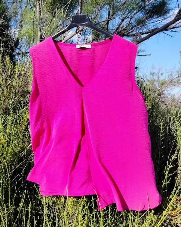 Blusa Desmangada - Cuello Pico & Abertura Frontal