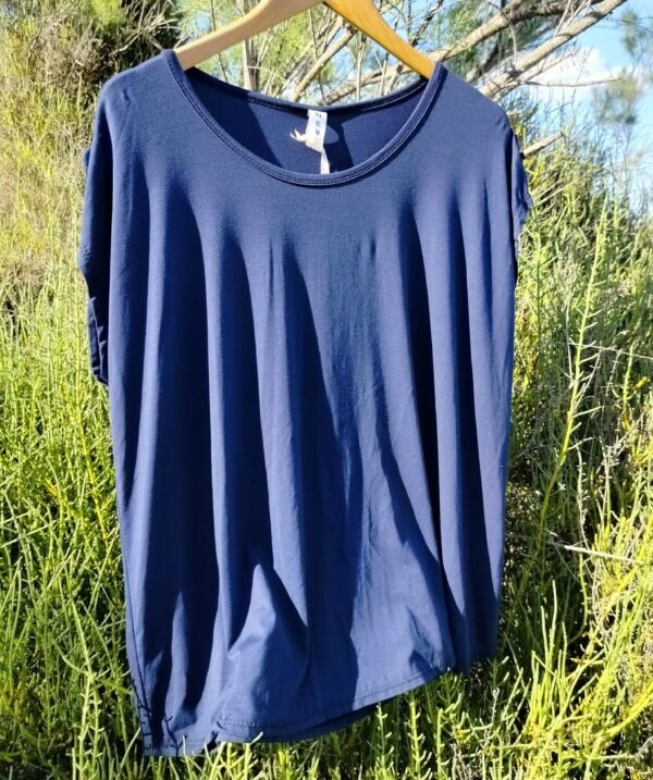 Blusa Desmangada – Manga con Botón & Frescura Natural