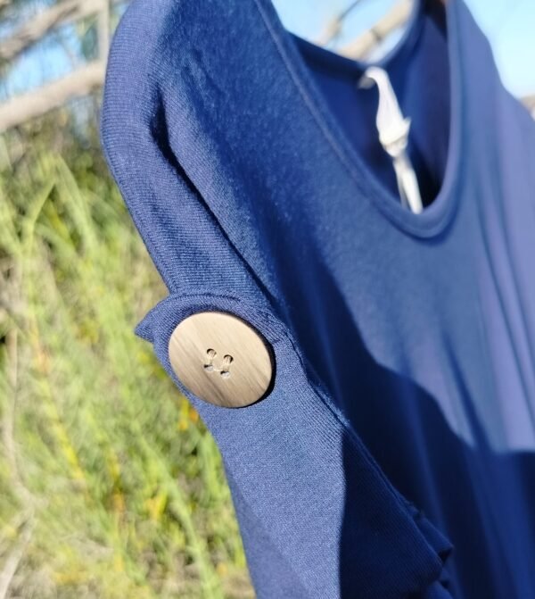 Blusa Desmangada – Manga con Botón & Frescura Natural
