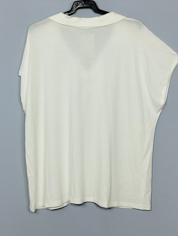 Blusa Cuello Camisero – Pico Ligero & Estilo Fresco