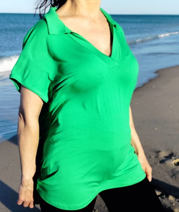 Blusa Cuello Camisero – Pico Ligero & Estilo Fresco