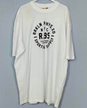 Camiseta BRKLN - Cuello Tricotosa & Estampado a Mano