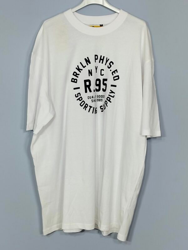 Camiseta BRKLN - Cuello Tricotosa & Estampado a Mano