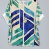 Blusa Estampada – Cuello Caja & Mangas en Contraste