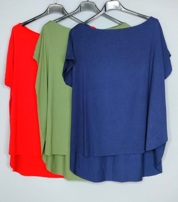 Blusa Lisa - Cuello Barca y Frescura Italiana