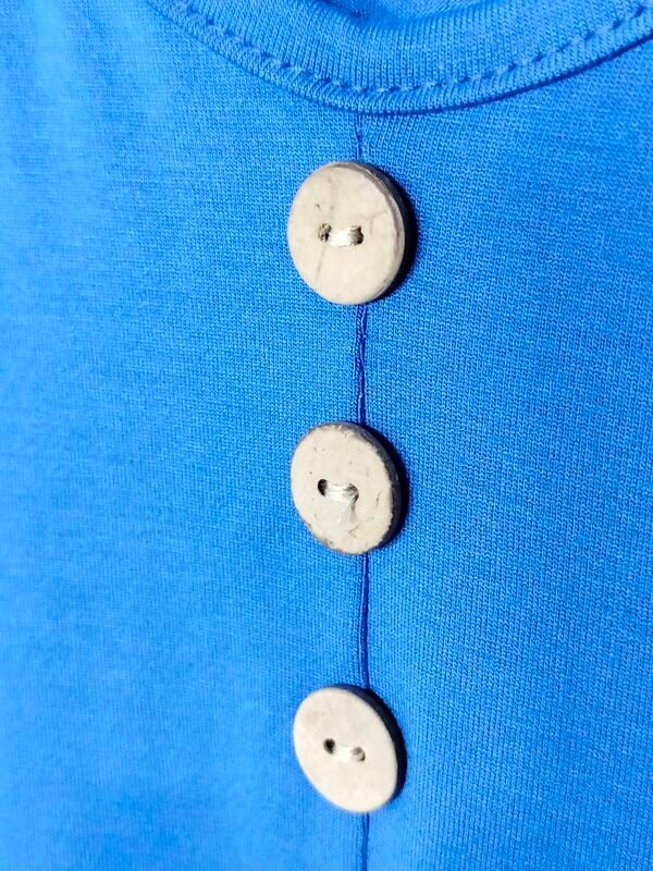 Blusa de Tirantes - Corte Acampanado & Botones Frontales