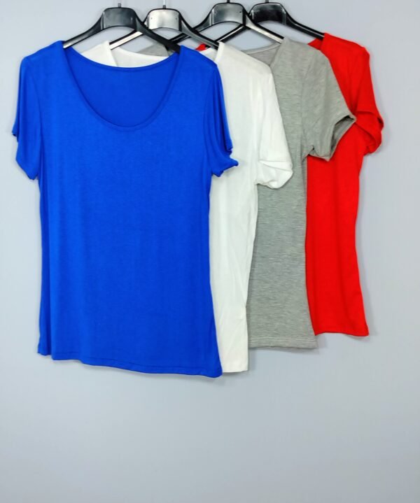 Camiseta Básica - Cuello Redondo & Manga Entallada