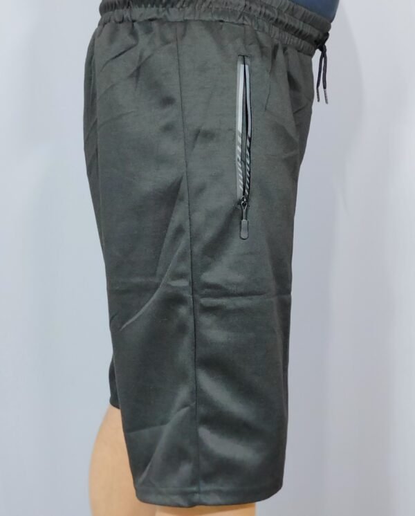 Pantalón Corto de Chándal – Frescura y Comodidad con Cremallera