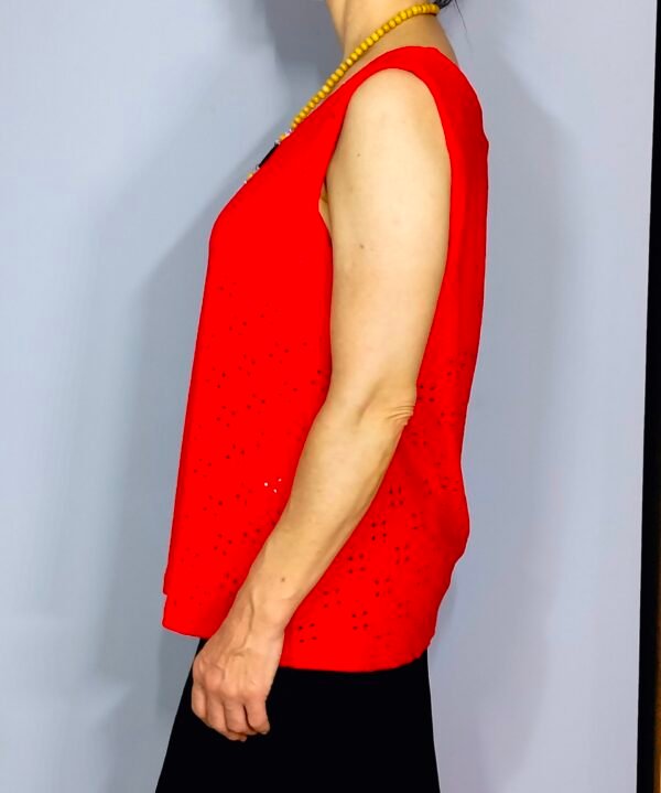 Top Perforado con Collar – Tirante Elegante