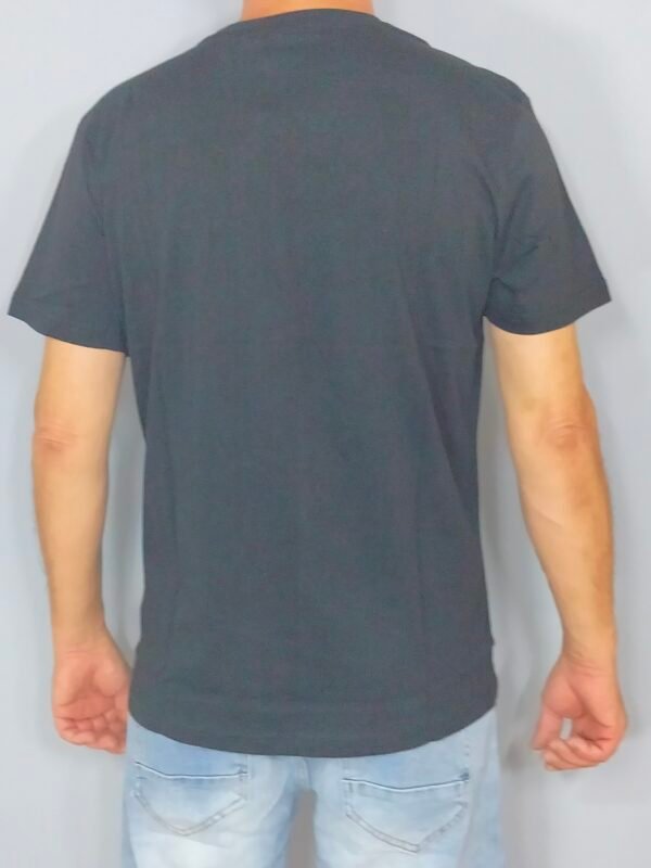 oplus_34 Camiseta Lifestyle – Corte Suelto & Estampado de Verano