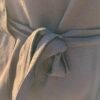 Vestido con Nudo Frontal – Elegancia de Verano