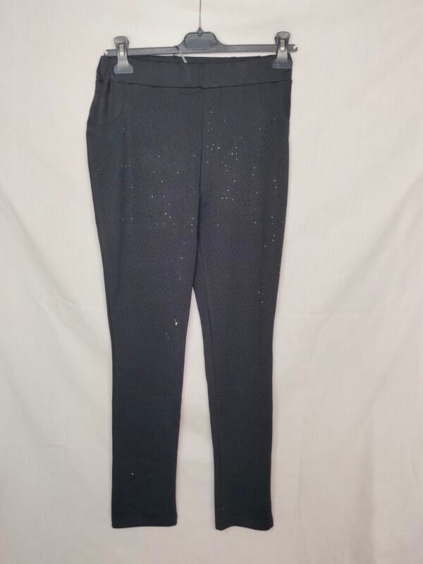 oplus_32 Pantalón Brillo – Pedrería y Corte Recto