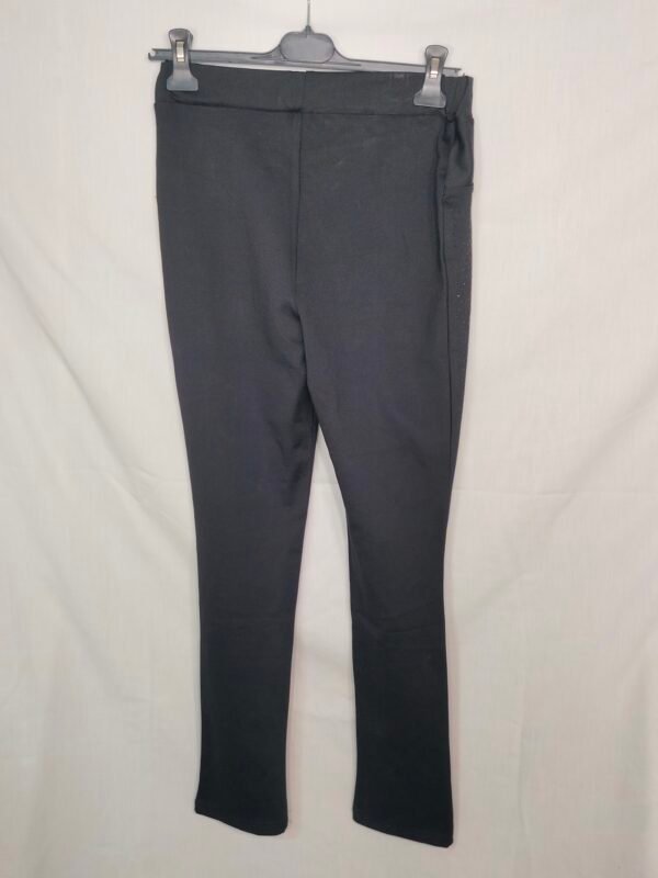 oplus_32 Pantalón Brillo – Pedrería y Corte Recto