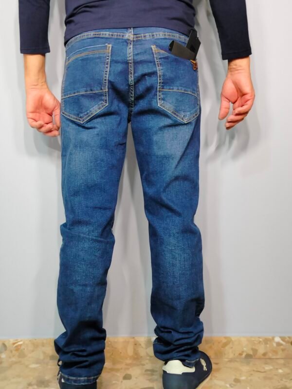 oplus_32 Pantalón Lavado Used – Camal Recto con Detalles Desgastados