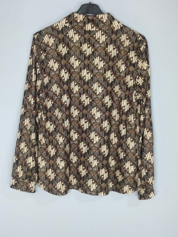 oplus_32 Blusa Estampada – Solapa Pequeña y Caída Aterciopelada