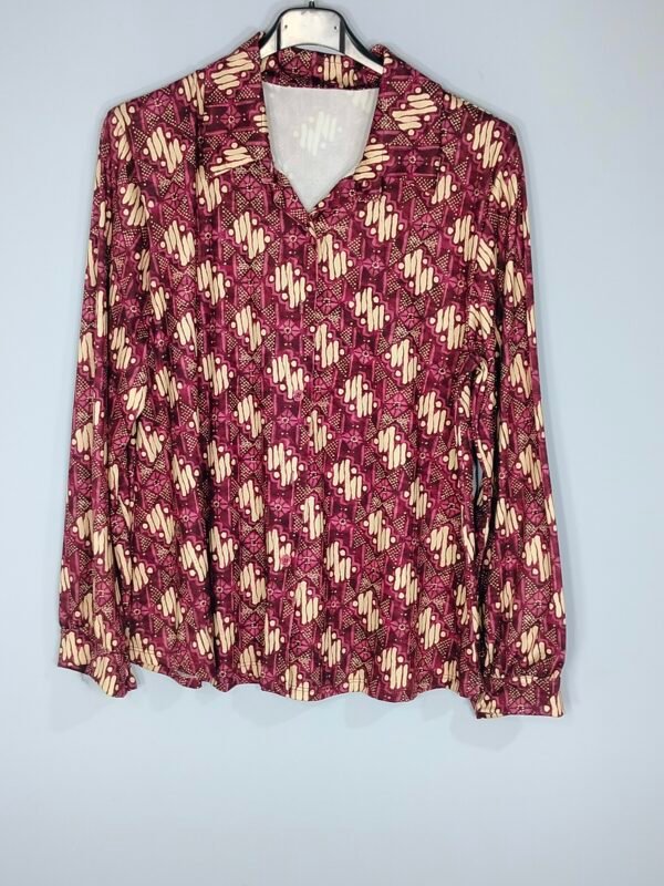 oplus_32 Blusa Estampada – Solapa Pequeña y Caída Aterciopelada