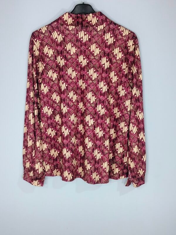 oplus_32 Blusa Estampada – Solapa Pequeña y Caída Aterciopelada