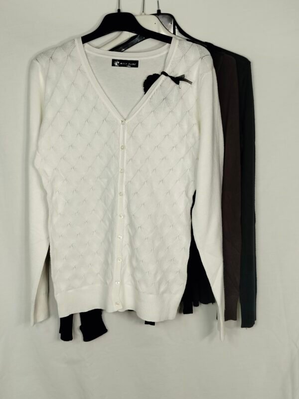 oplus_32 Chaqueta Punto Rombos – Elegancia Ligera que Acompaña tu Ritmo