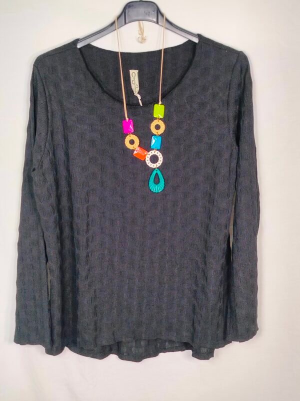 Blusa Cuello Caja – Cálida y favorecedora