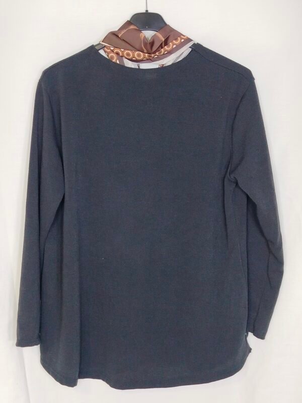 Blusa con Pañuelo – Calidez Elegante