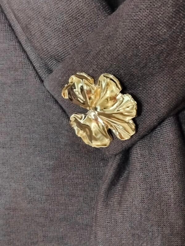 Blusa Cuello Cruzado – Energía & Estilo