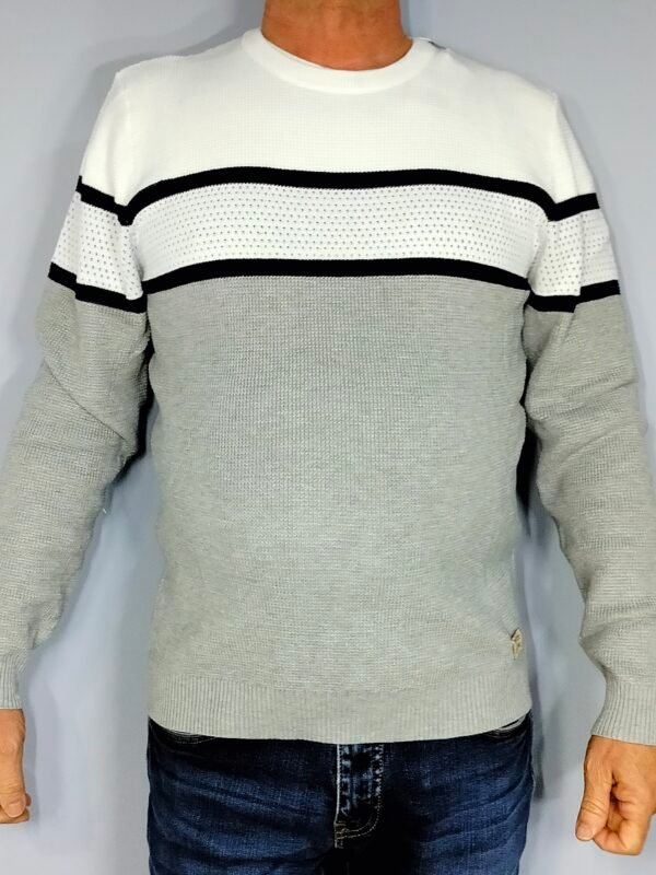 oplus_32 Suéter Combinado Cuello Caja – Cálido, Resistente y Único