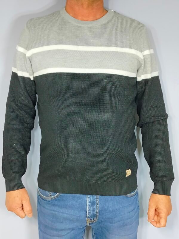 oplus_32 Suéter Combinado Cuello Caja – Cálido, Resistente y Único