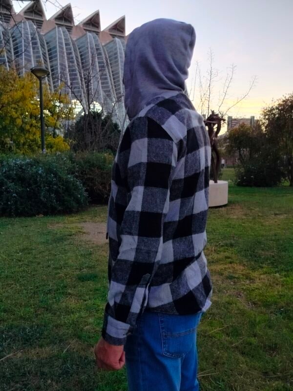 Camisa Franela con Capucha