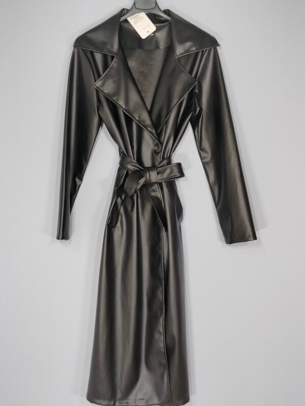 Chaqueta Larga Cruzada – Elegancia que te acompaña todo el invierno