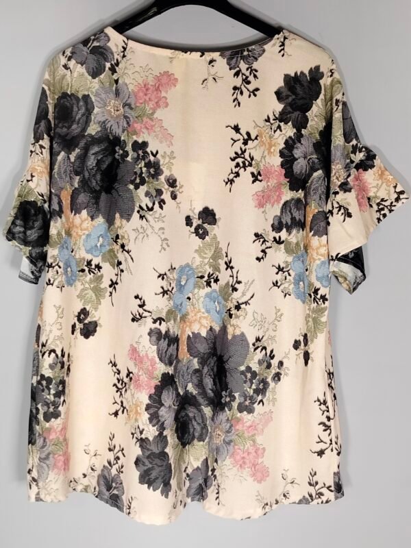Blusa Floral Fluida – Frescura Real que Dura Todo el Día