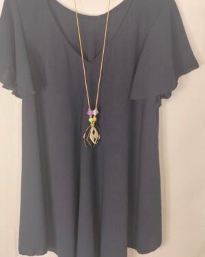 Blusa Acampanada con Collar – Elegancia Fresca que Resiste el Ritmo del Verano