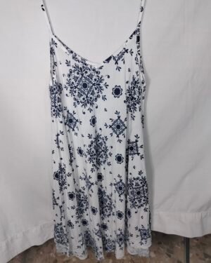 Vestido Estampado de Viscosa – Frescura Amplia para los Días Más Cálidos