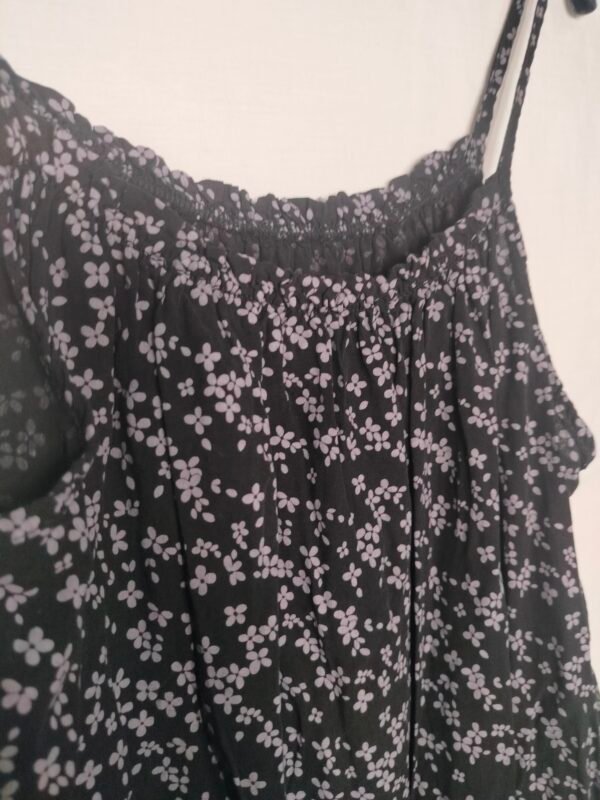 Vestido Liberty de Algodón – Frescura Elegante para los Días Más Calurosos