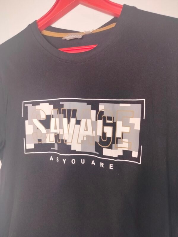 Camiseta Savage – Frescura de Algodón para Días Calurosos