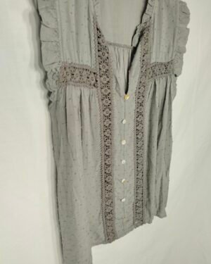 oplus_34 Blusa Plumeti – Frescura Elegante para Días de Verano