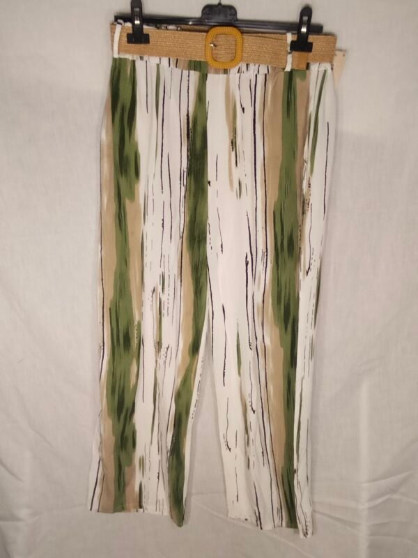 oplus_34 Pantalón Estampado con Cinturón - Frescura Elegante para Días Intensos