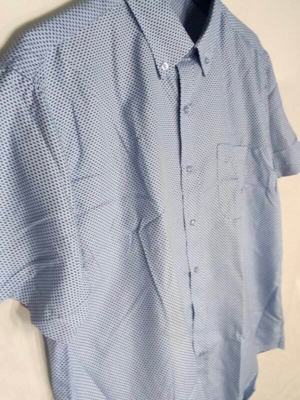 Camisa Cro M.C. – Elegancia Fresca para Días que Empiezan Temprano