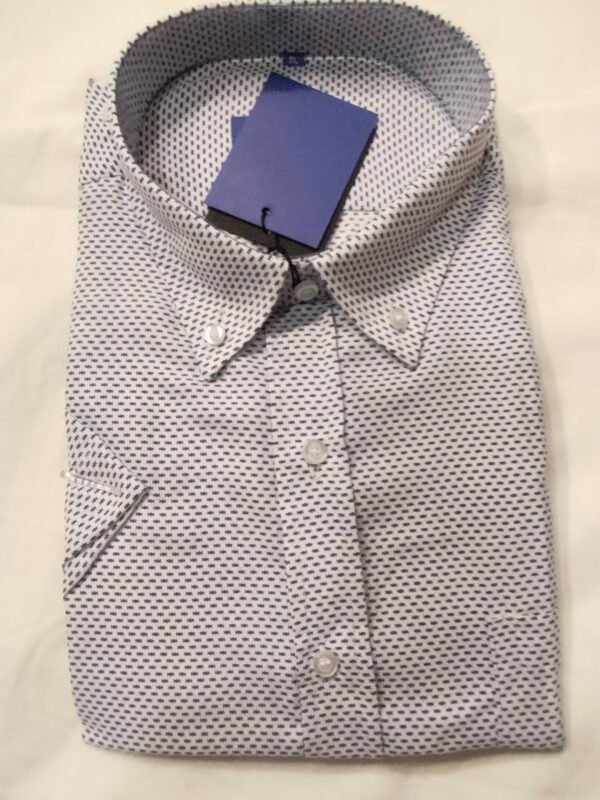 Camisa Cro M.C. – Elegancia Fresca para Días que Empiezan Temprano