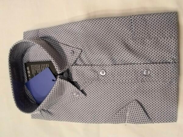 Camisa Cro M.C. – Elegancia Fresca para Días que Empiezan Temprano
