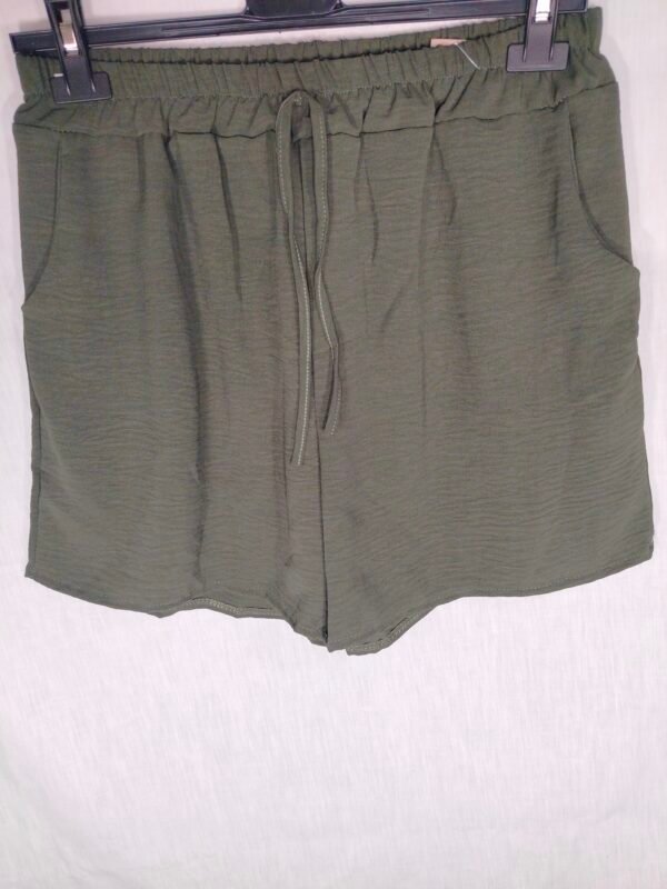 Pantalón Corto con Bolsillos – Cintura Cómoda y Corte Fresco